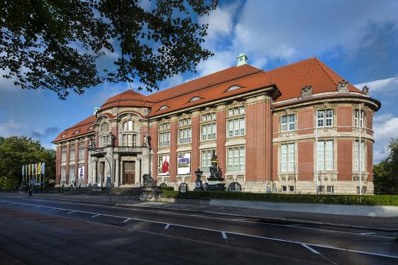 Außenansicht MARKK - © MARKK, Paul Schimweg Farbfotografie des Museums am Rothenbaum Kulturen und Künste der Welt.
