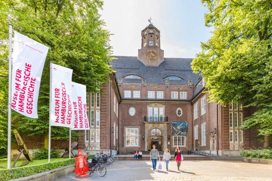 Außenansicht des Museums für Hamburgische Geschichte - © SHMH, Sinje Hasheider Außenansicht des Museums für Hamburgische Geschichte. © SHMH, Sinje Hasheider