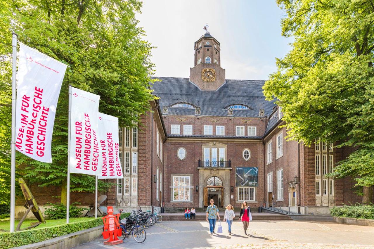 Außenansicht des Museums für Hamburgische Geschichte - © SHMH, Sinje Hasheider Außenansicht des Museums für Hamburgische Geschichte. © SHMH, Sinje Hasheider